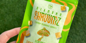 diamond shruumz product lifestyle micro dose gummies 0001s 0003 sour apple peach micro dose e 760x380