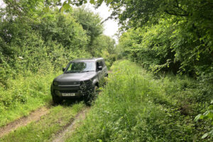 land rover defender green lanign