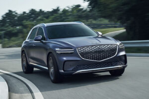 genesis gv70 electrified 2025 front quarter tracking