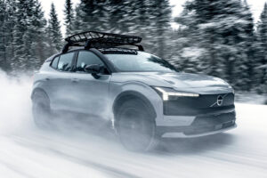 volvo ex30 cross country tracking front quarter
